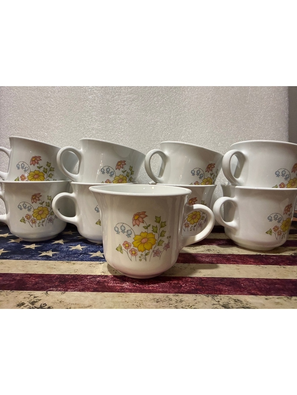 Vintage 70s 80s Corelle Meadow 8 Coffee Cups & Creamer Floral Corning USA 9 Pc